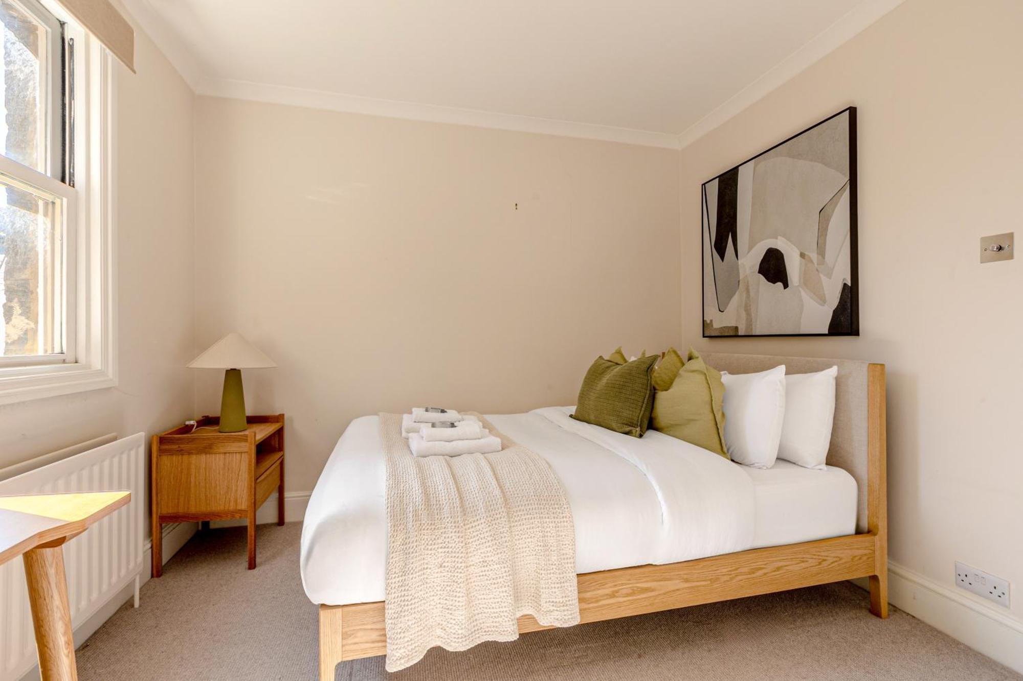 Normand Gardens, Greyhound Road, W14 9sb * Londres