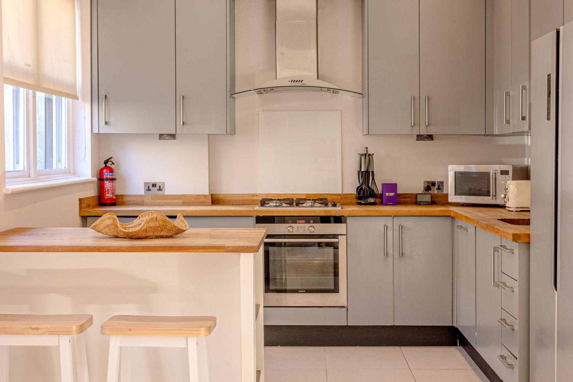 Appartement Normand Gardens, Greyhound Road, W14 9sb *
