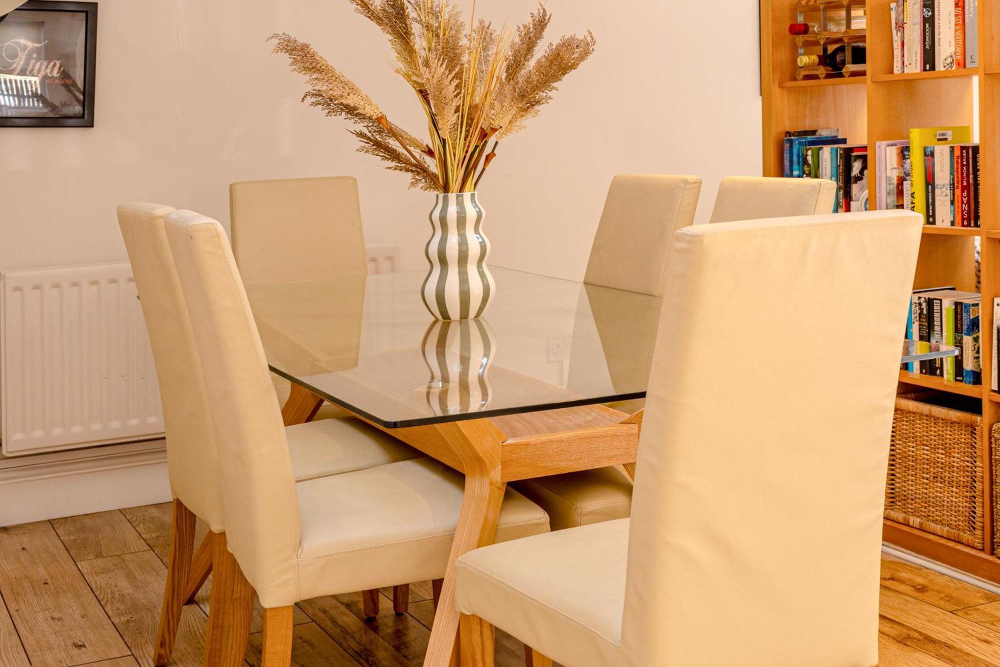 Normand Gardens, Greyhound Road, W14 9sb Londres